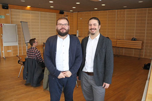 (v.l.) Simon Kolbe und Dr. Clemens Oberhauser (Referent für hochschuldidaktische Fortbildungen an der KU) (Foto: Schulte Strathaus/upd)